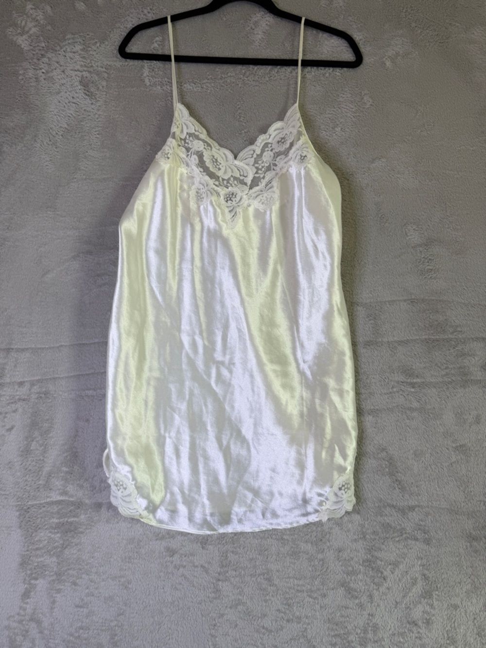Victoria’s Secret Vintage Fold Lable Satin Lace-Trim Slip Dress in Ivory Y2K